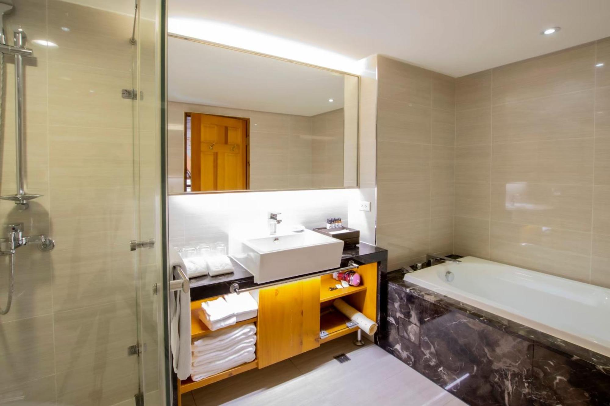 The Richforest Hotel- Sun Moon Lake Юйчи Экстерьер фото