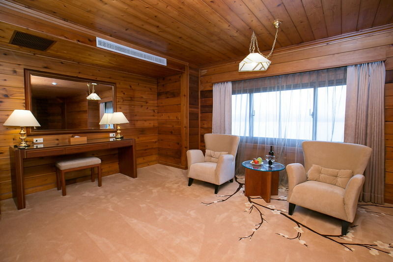 The Richforest Hotel- Sun Moon Lake Юйчи Экстерьер фото