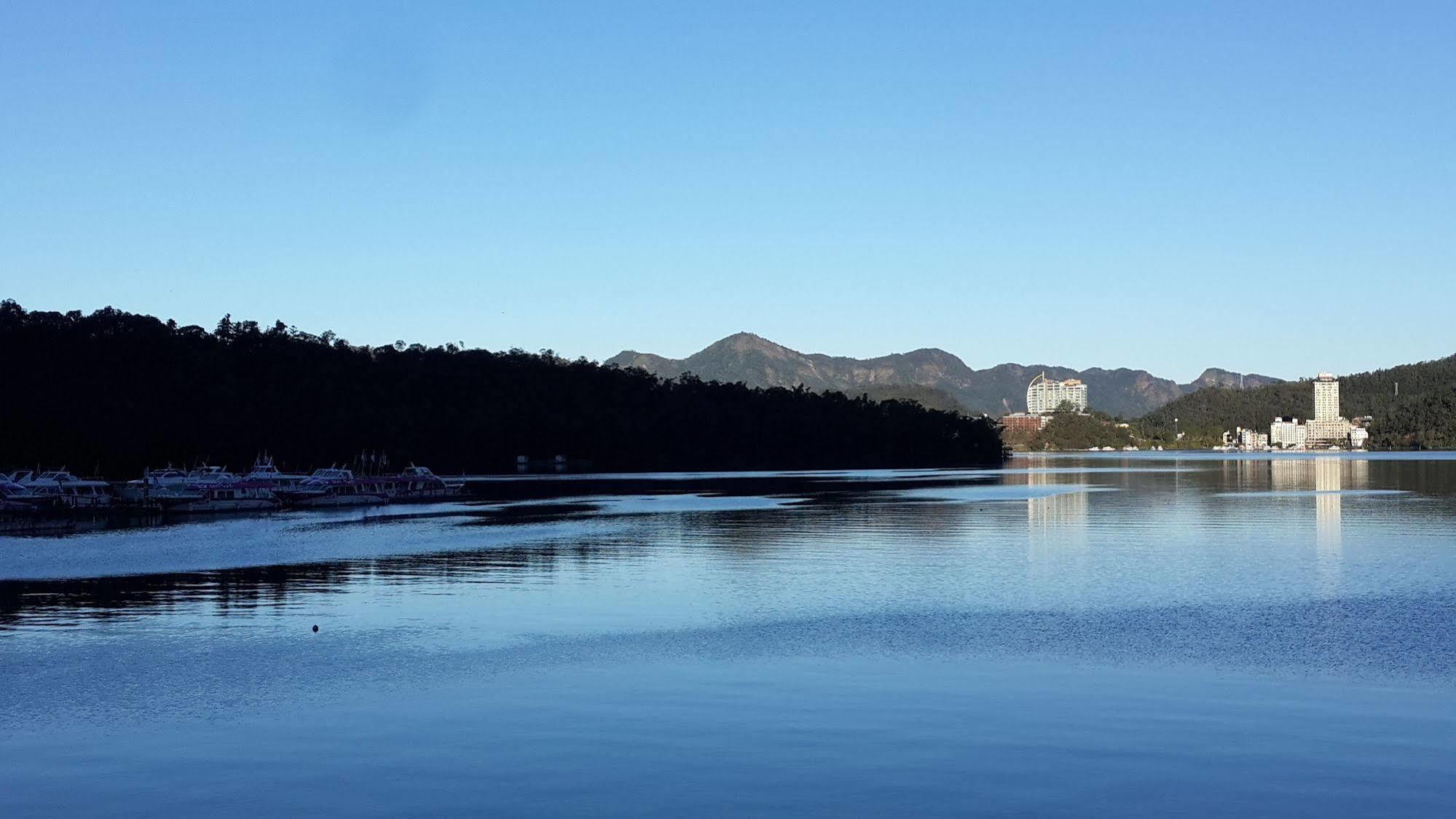 The Richforest Hotel- Sun Moon Lake Юйчи Экстерьер фото