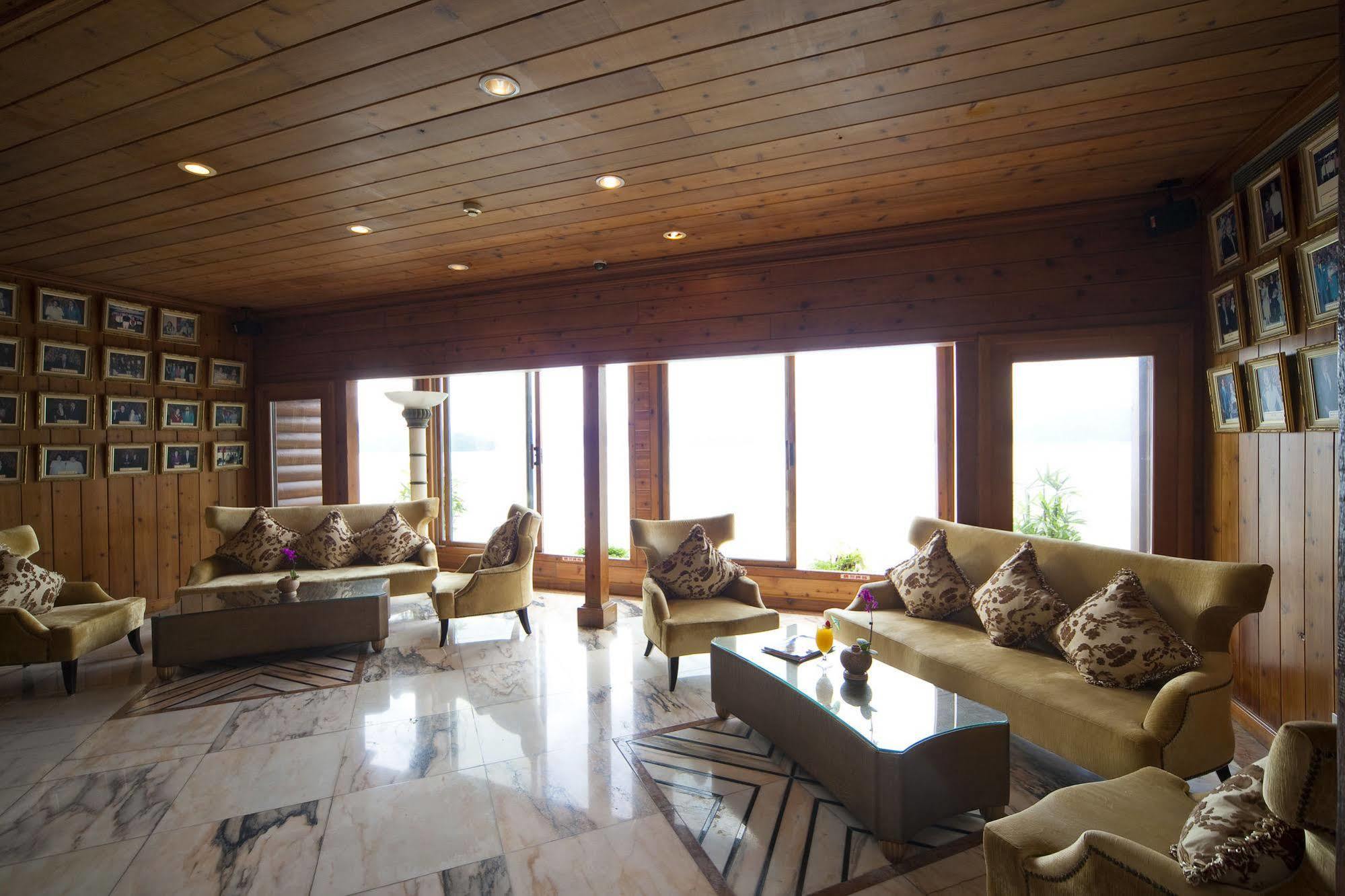 The Richforest Hotel- Sun Moon Lake Юйчи Экстерьер фото